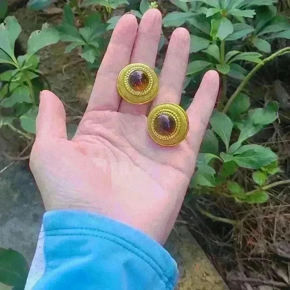 Vintage avocado color fabric earrings buttons in Gold-toned - Picture 16 of 17
